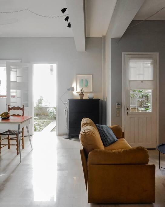 Studio 70 Argos Luaran gambar